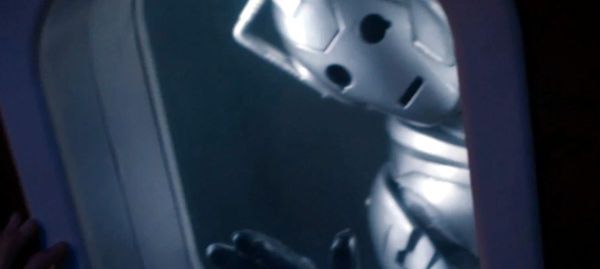 “What can one cyberman do to a plane “ . . . REALLY?!?!?! Did someone seriously just ask that