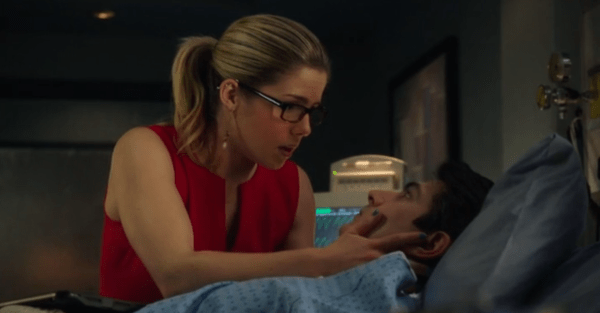 Arrow Public Enemies Felicity Ray