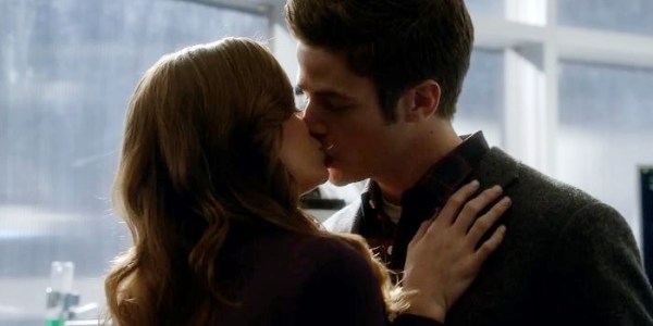 Flash Barry Caitlin Kiss